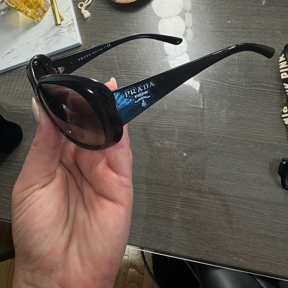 Prada sunglasses black AUTHENTIC - Picture 1 of 8